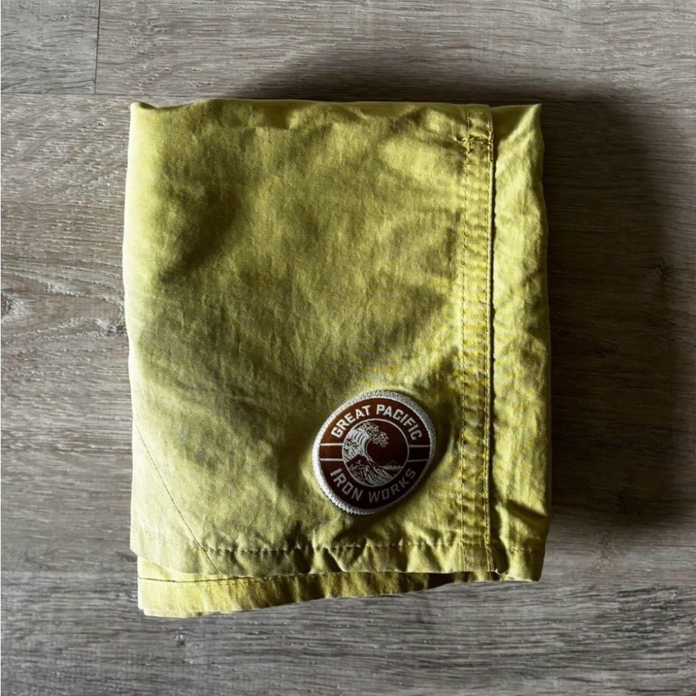 Patagonia Baggies Shorts 5" Great Pacific Iron Works Patch Yellow Small